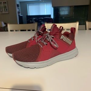 Men’s Puma Sneakers/Tennis Shoes Size 10